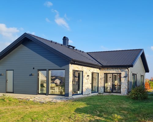 Hem och visningshus i ett – Villa Stinehof kläs för framtiden